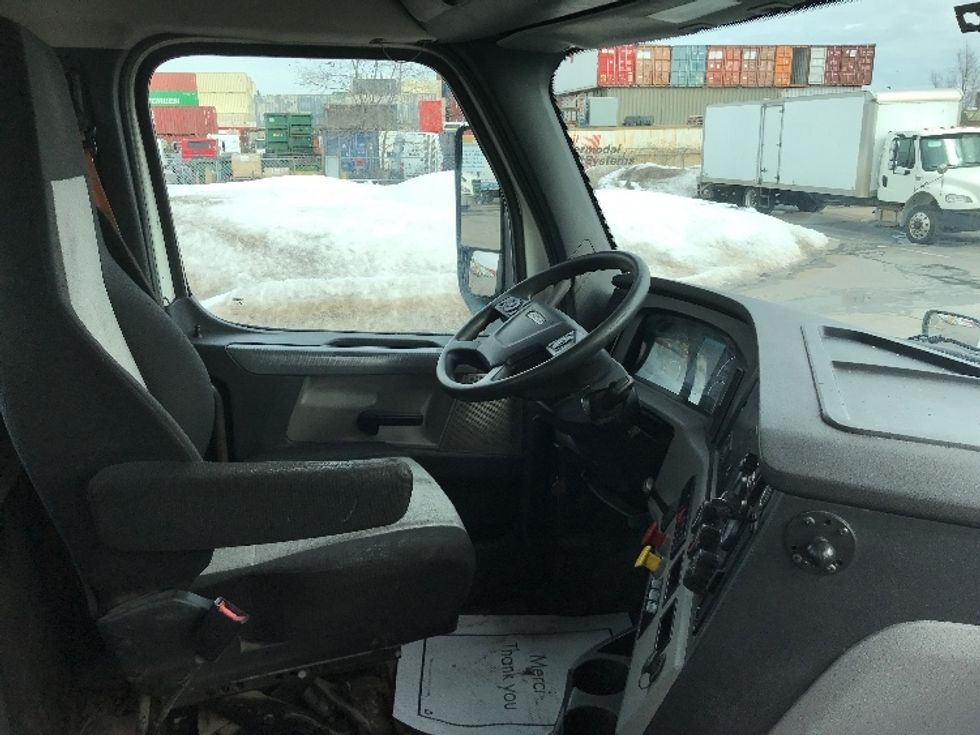 Day Cab Tractor-Heavy Duty Tractors-Freightliner-2019-T12664ST-Brampton-ON-740,632\n\t\tkm-$ 48,500 - Image 14