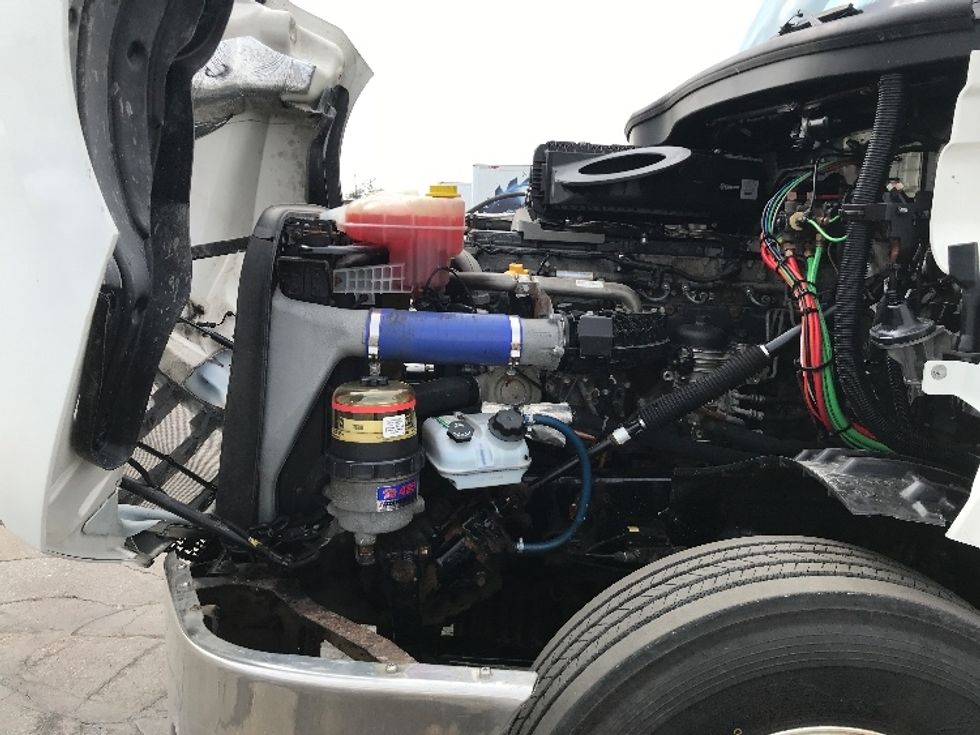 Day Cab Tractor-Heavy Duty Tractors-Freightliner-2019-T12664ST-Brampton-ON-740,632\n\t\tkm-$ 48,500 - Image 16