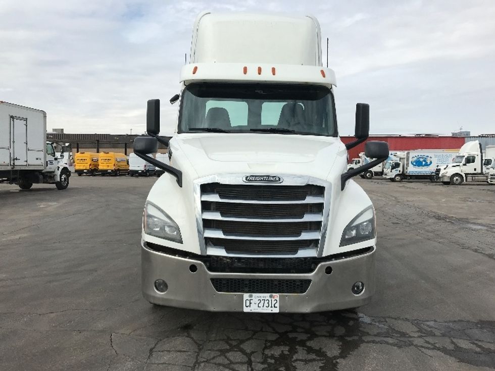 Day Cab Tractor-Heavy Duty Tractors-Freightliner-2019-T12664ST-Brampton-ON-740,632\n\t\tkm-$ 48,500 - Image 2