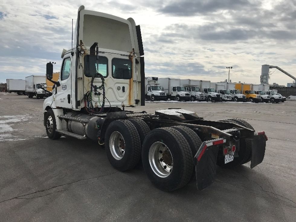 Day Cab Tractor-Heavy Duty Tractors-Freightliner-2019-T12664ST-Brampton-ON-740,632\n\t\tkm-$ 48,500 - Image 5