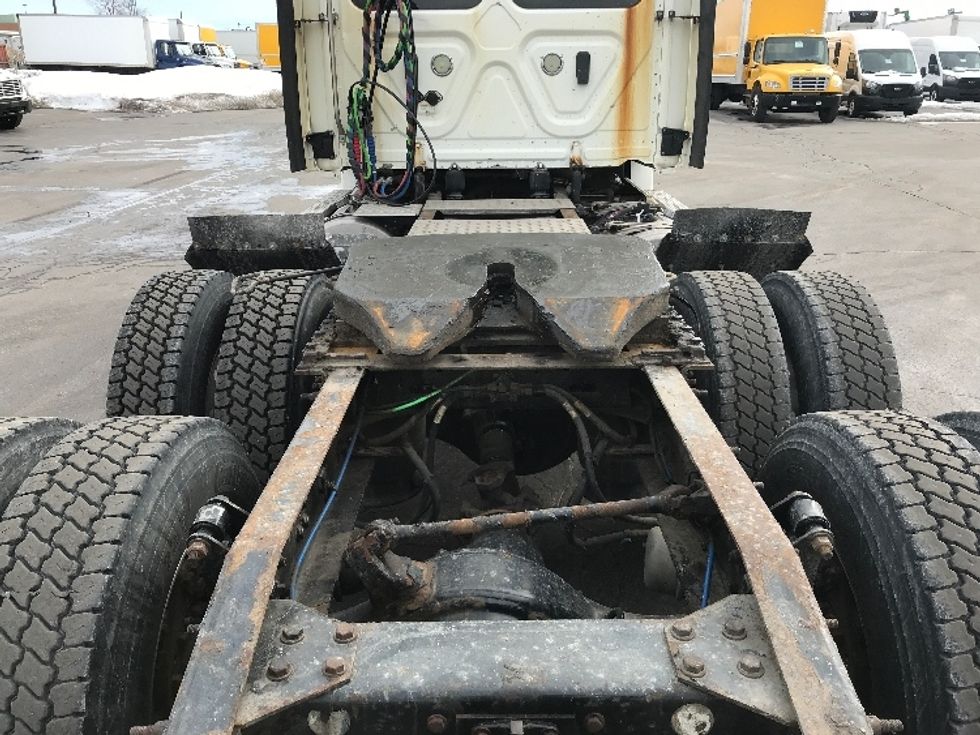 Day Cab Tractor-Heavy Duty Tractors-Freightliner-2019-T12664ST-Brampton-ON-740,632\n\t\tkm-$ 48,500 - Image 6