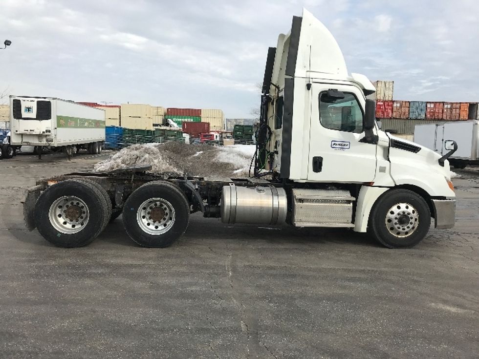 Day Cab Tractor-Heavy Duty Tractors-Freightliner-2019-T12664ST-Brampton-ON-740,632\n\t\tkm-$ 48,500 - Image 8