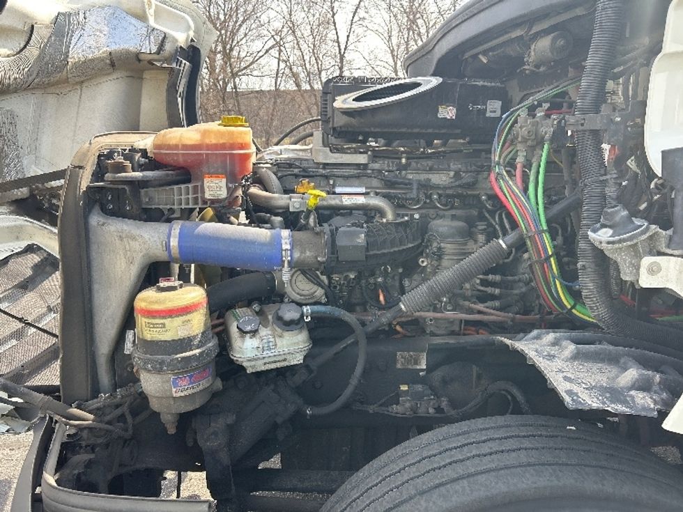 Day Cab Tractor-Heavy Duty Tractors-Freightliner-2019-T12664ST-Brooklyn Park-MN-187,258\n\t\tmiles-$ 59,250 - Image 16