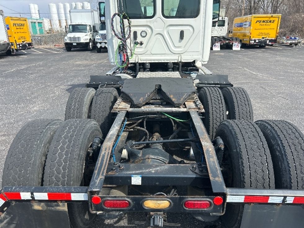 Day Cab Tractor-Heavy Duty Tractors-Freightliner-2019-T12664ST-Brooklyn Park-MN-187,258\n\t\tmiles-$ 59,250 - Image 6