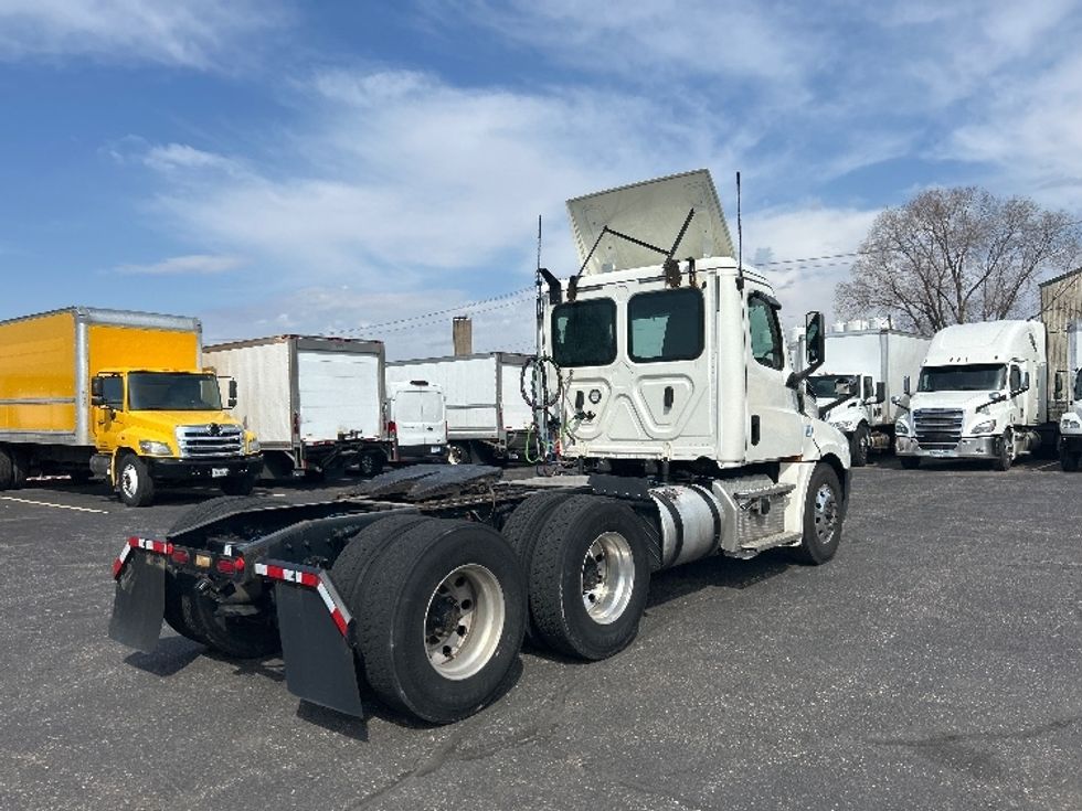 Day Cab Tractor-Heavy Duty Tractors-Freightliner-2019-T12664ST-Brooklyn Park-MN-187,258\n\t\tmiles-$ 59,250 - Image 7