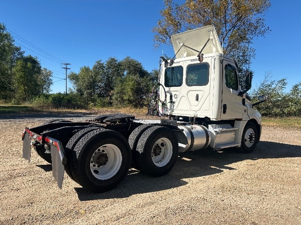 Day Cab Tractor-Heavy Duty Tractors-Freightliner-2019-T12664ST-Brooklyn Park-MN-237,550\n\t\tmiles-$ 47,750 - Image 7