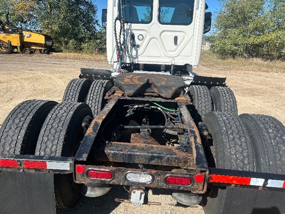 Day Cab Tractor-Heavy Duty Tractors-Freightliner-2019-T12664ST-Brooklyn Park-MN-249,433\n\t\tmiles-$ 47,000 - Image 6