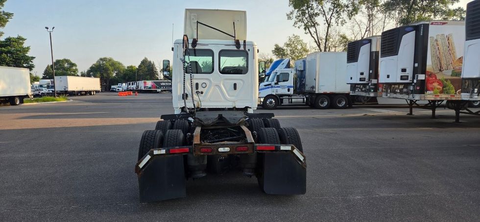 Day Cab Tractor-Heavy Duty Tractors-Freightliner-2019-T12664ST-Brooklyn Park-MN-276,488\n\t\tmiles-$ 38,750 - Image 6