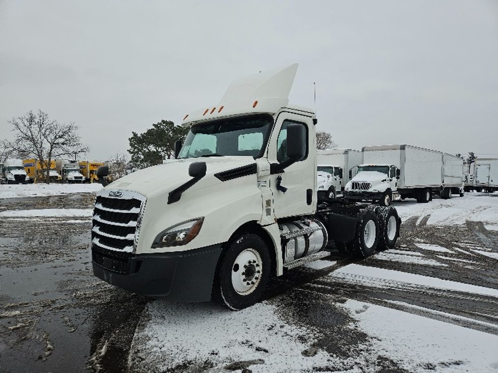 Day Cab Tractor-Heavy Duty Tractors-Freightliner-2019-T12664ST-Brooklyn Park-MN-276,488\n\t\tmiles-$ 49,000 - Image 3