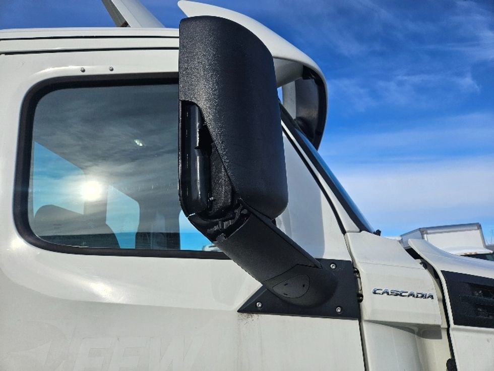 Day Cab Tractor-Heavy Duty Tractors-Freightliner-2019-T12664ST-Brooklyn Park-MN-313,815\n\t\tmiles-$ 46,500 - Image 19