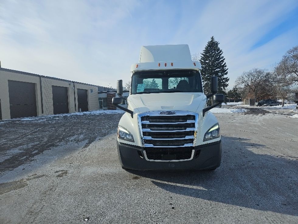 Day Cab Tractor-Heavy Duty Tractors-Freightliner-2019-T12664ST-Brooklyn Park-MN-313,815\n\t\tmiles-$ 46,500 - Image 2