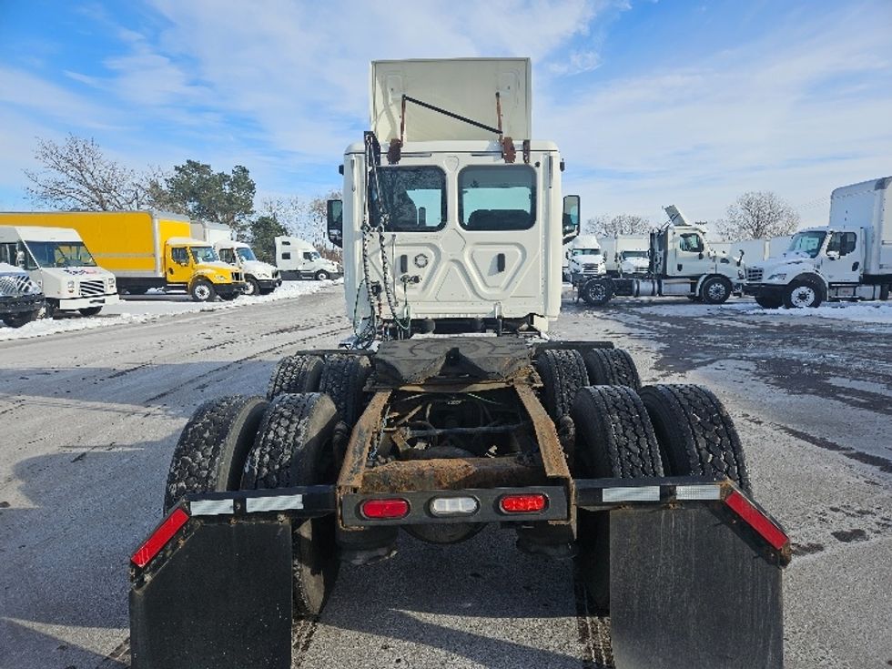 Day Cab Tractor-Heavy Duty Tractors-Freightliner-2019-T12664ST-Brooklyn Park-MN-313,815\n\t\tmiles-$ 46,500 - Image 6