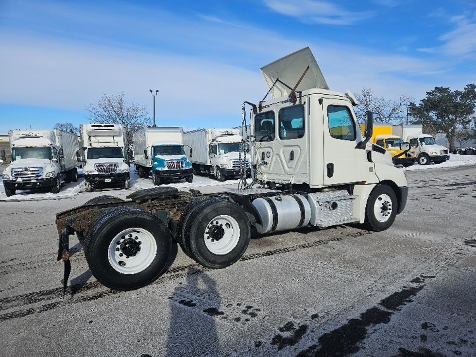 Day Cab Tractor-Heavy Duty Tractors-Freightliner-2019-T12664ST-Brooklyn Park-MN-313,816\n\t\tmiles-$ 45,000 - Image 7
