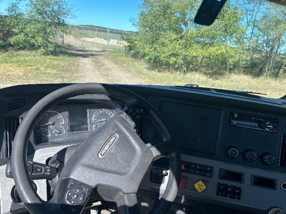 Day Cab Tractor-Heavy Duty Tractors-Freightliner-2019-T12664ST-Brooklyn Park-MN-314,859\n\t\tmiles-$ 43,000 - Image 11