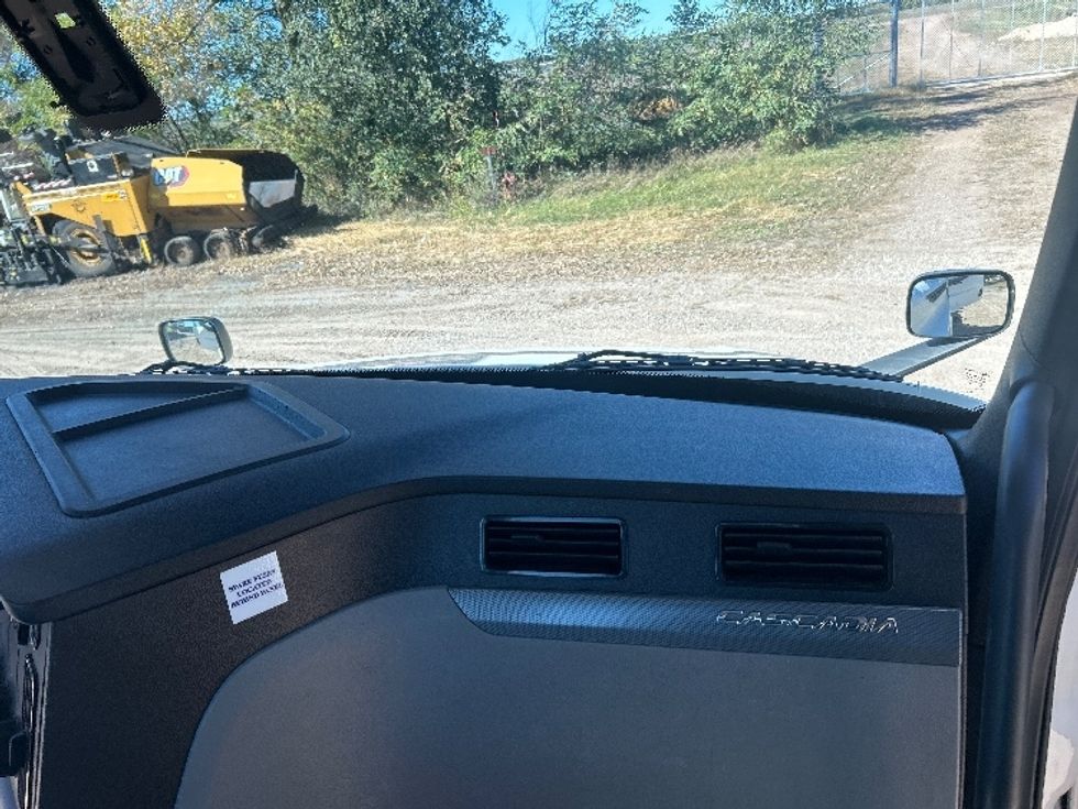 Day Cab Tractor-Heavy Duty Tractors-Freightliner-2019-T12664ST-Brooklyn Park-MN-314,859\n\t\tmiles-$ 43,000 - Image 13