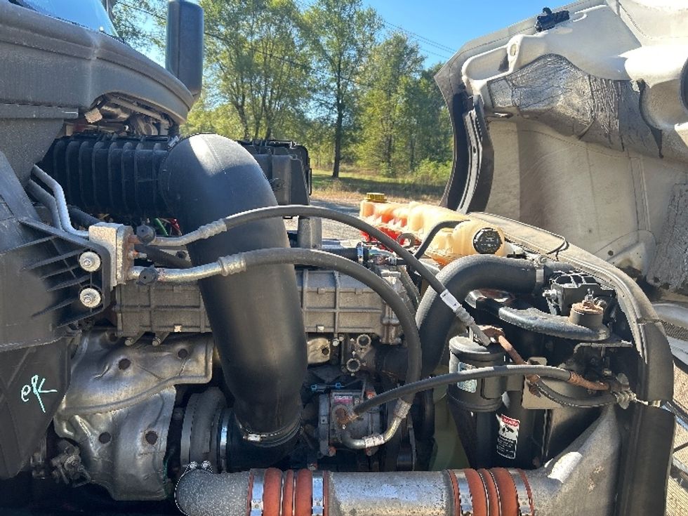 Day Cab Tractor-Heavy Duty Tractors-Freightliner-2019-T12664ST-Brooklyn Park-MN-314,859\n\t\tmiles-$ 43,000 - Image 15