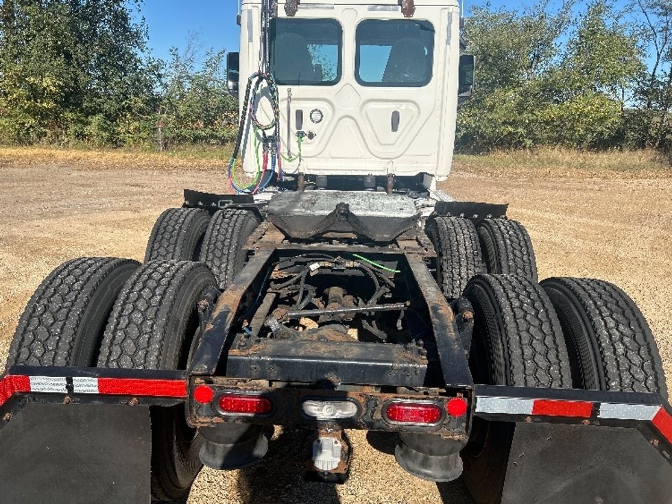Day Cab Tractor-Heavy Duty Tractors-Freightliner-2019-T12664ST-Brooklyn Park-MN-315,779\n\t\tmiles-$ 43,000 - Image 6