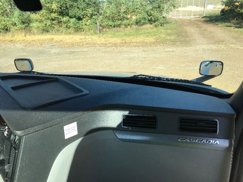 Day Cab Tractor-Heavy Duty Tractors-Freightliner-2019-T12664ST-Brooklyn Park-MN-319,172\n\t\tmiles-$ 42,750 - Image 13