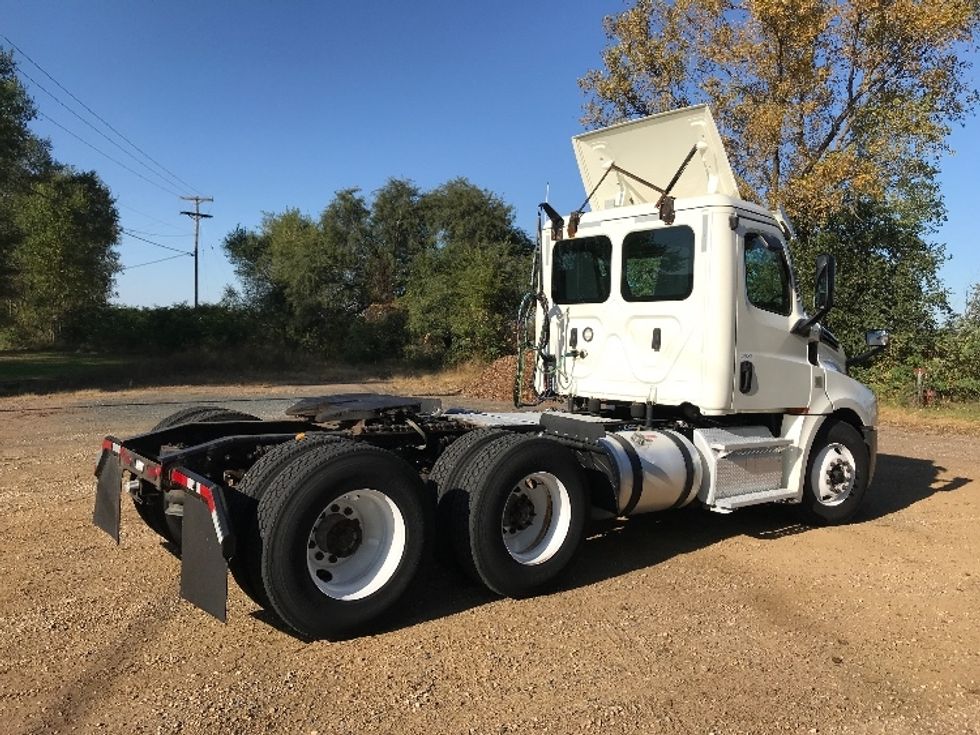 Day Cab Tractor-Heavy Duty Tractors-Freightliner-2019-T12664ST-Brooklyn Park-MN-319,172\n\t\tmiles-$ 42,750 - Image 7