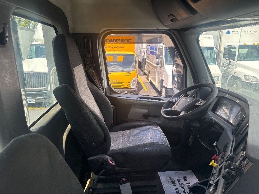 Day Cab Tractor-Heavy Duty Tractors-Freightliner-2019-T12664ST-Brooklyn Park-MN-415,134\n\t\tmiles-$ 40,250 - Image 14