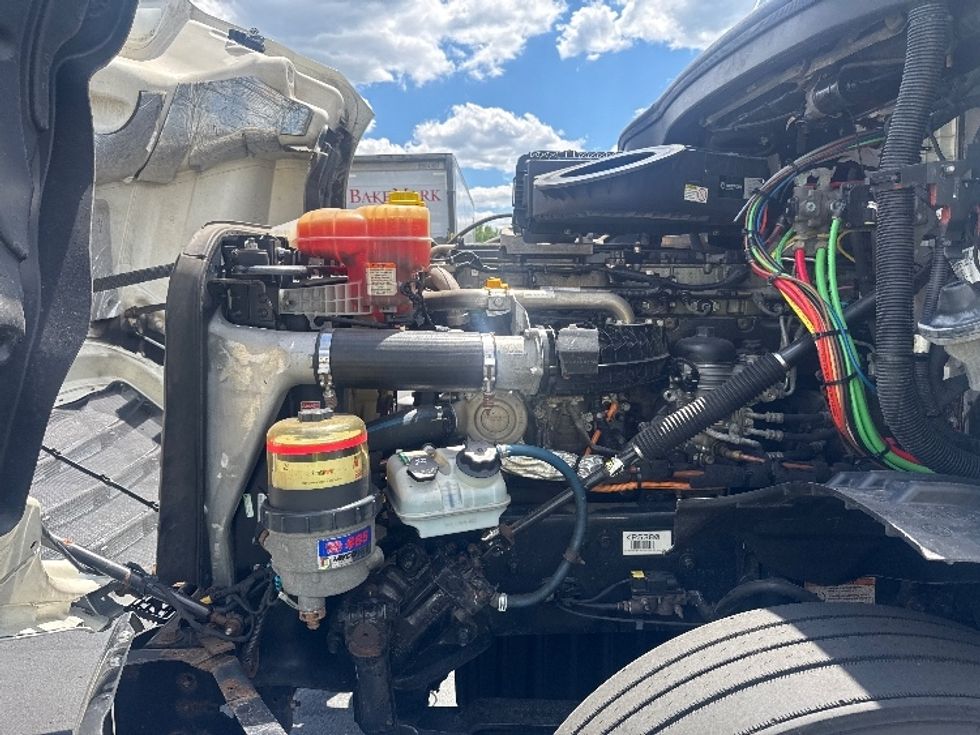 Day Cab Tractor-Heavy Duty Tractors-Freightliner-2019-T12664ST-Brooklyn Park-MN-415,134\n\t\tmiles-$ 40,250 - Image 16