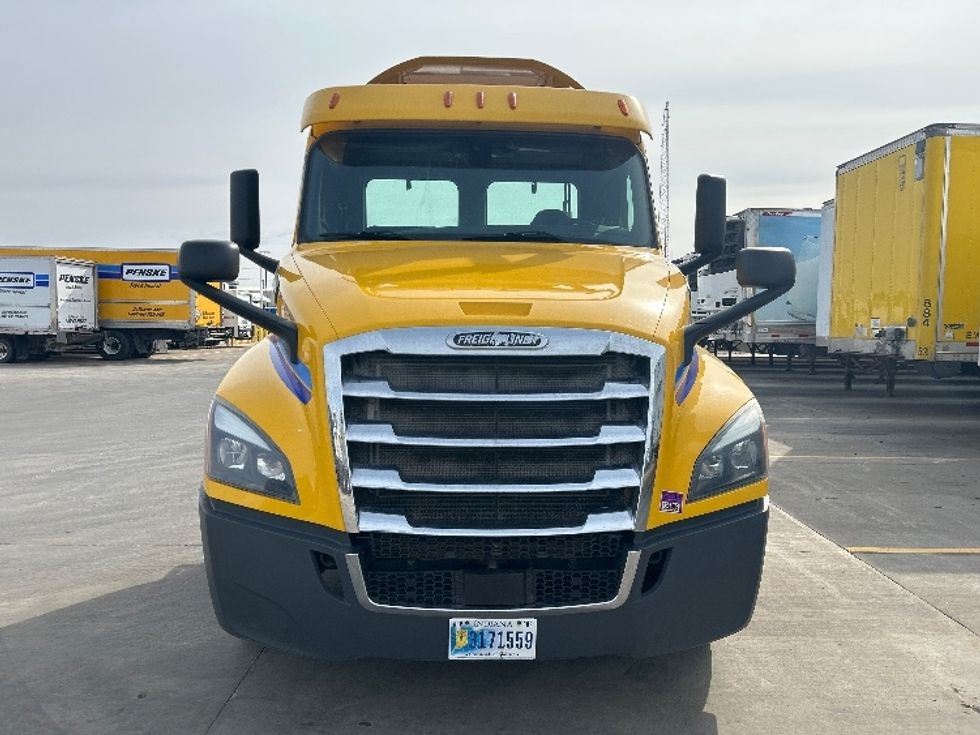 2019 Freightliner Cascadia 126" Day cab photo 2