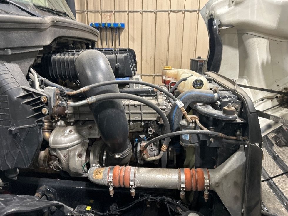 Day Cab Tractor-Heavy Duty Tractors-Freightliner-2019-T12664ST-Brooklyn Park-MN-588,096\n\t\tmiles-$ 26,500 - Image 15