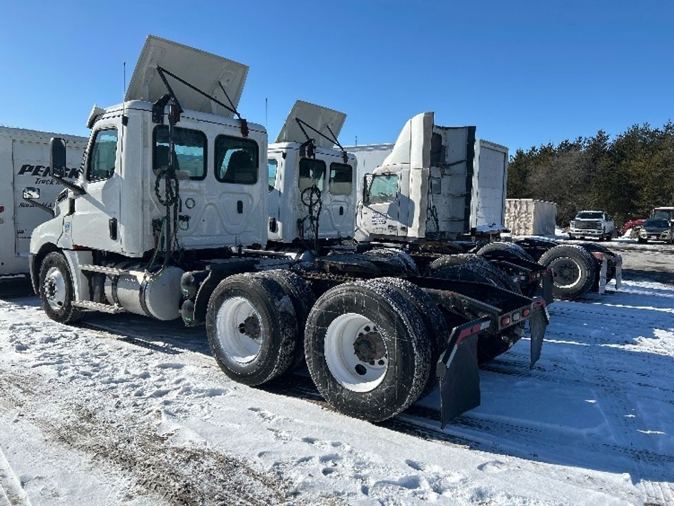 Day Cab Tractor-Heavy Duty Tractors-Freightliner-2019-T12664ST-Brooklyn Park-MN-588,096\n\t\tmiles-$ 26,500 - Image 5