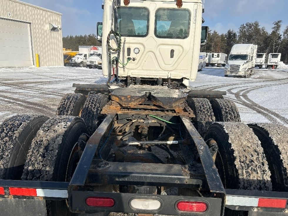 Day Cab Tractor-Heavy Duty Tractors-Freightliner-2019-T12664ST-Brooklyn Park-MN-588,096\n\t\tmiles-$ 26,500 - Image 6