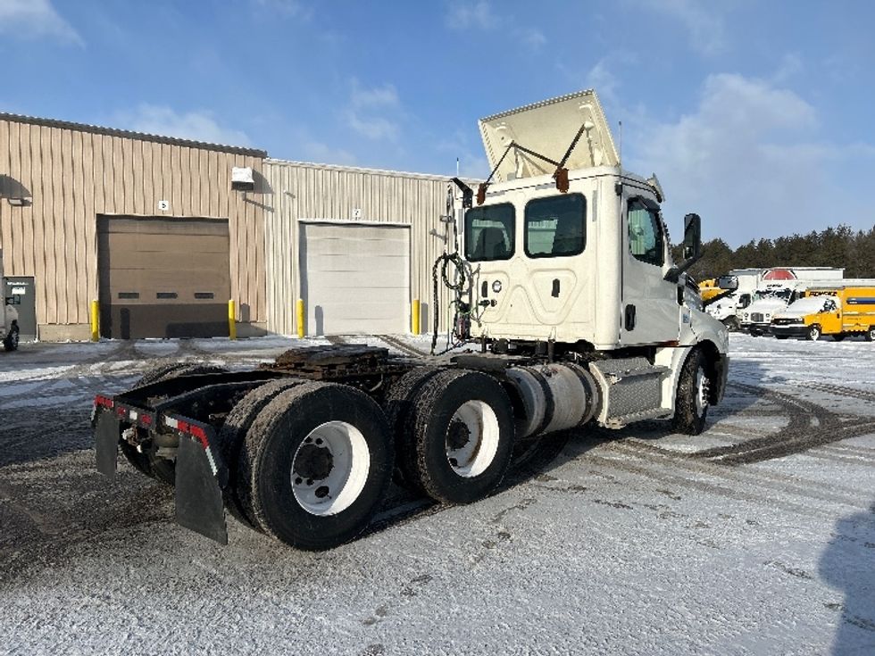 Day Cab Tractor-Heavy Duty Tractors-Freightliner-2019-T12664ST-Brooklyn Park-MN-588,096\n\t\tmiles-$ 26,500 - Image 7