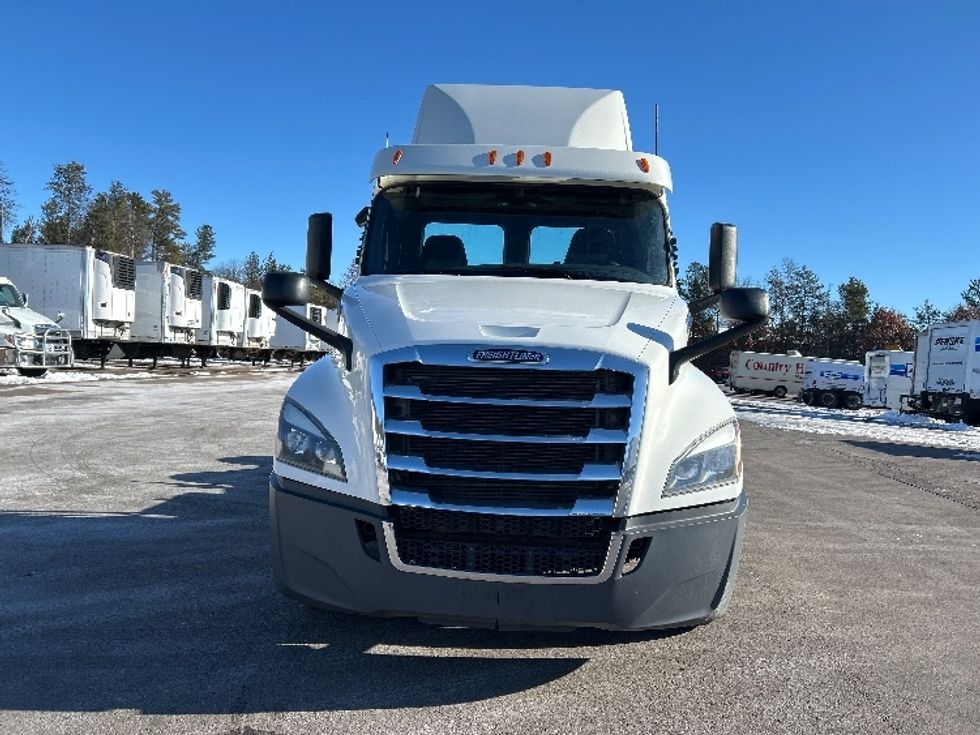 Day Cab Tractor-Heavy Duty Tractors-Freightliner-2019-T12664ST-Brooklyn Park-MN-608,940\n\t\tmiles-$ 25,000 - Image 2