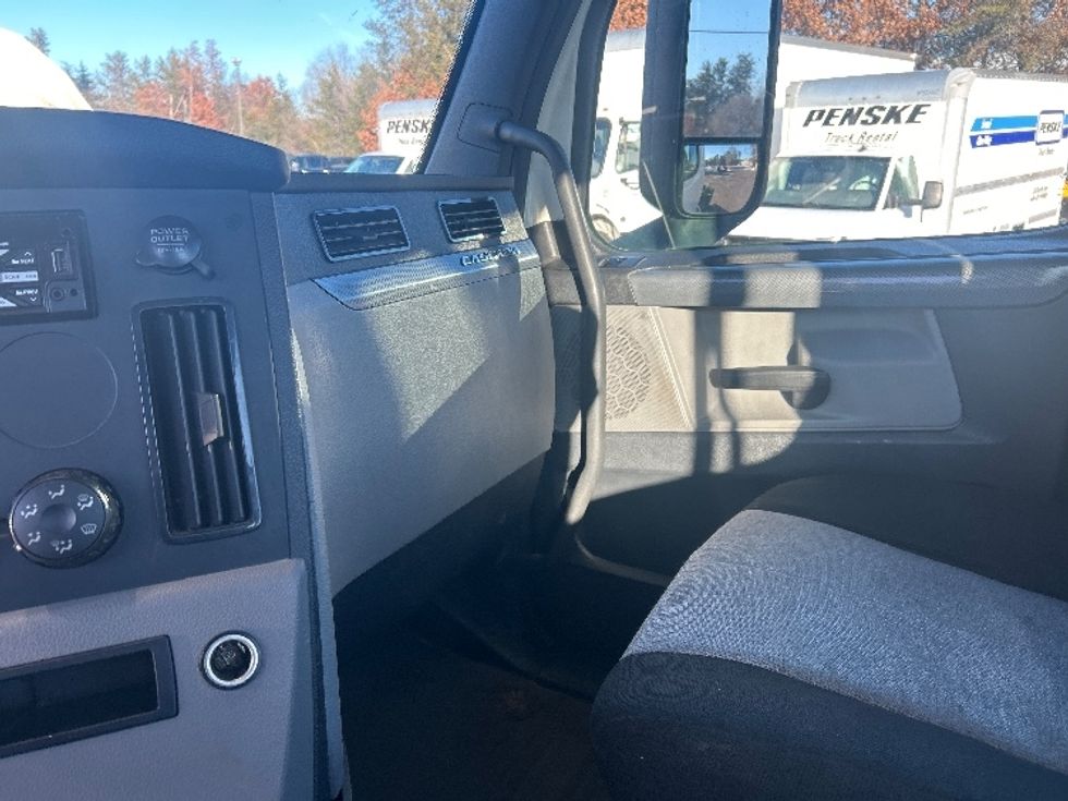 Day Cab Tractor-Heavy Duty Tractors-Freightliner-2019-T12664ST-Brooklyn Park-MN-613,355\n\t\tmiles-$ 23,500 - Image 13