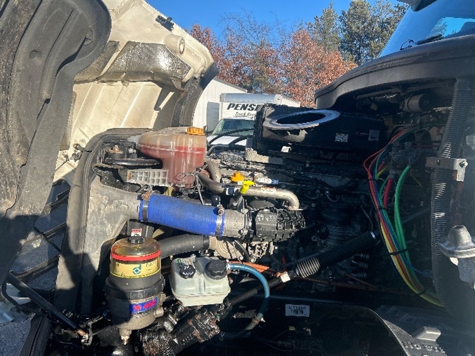 Day Cab Tractor-Heavy Duty Tractors-Freightliner-2019-T12664ST-Brooklyn Park-MN-613,355\n\t\tmiles-$ 23,500 - Image 16