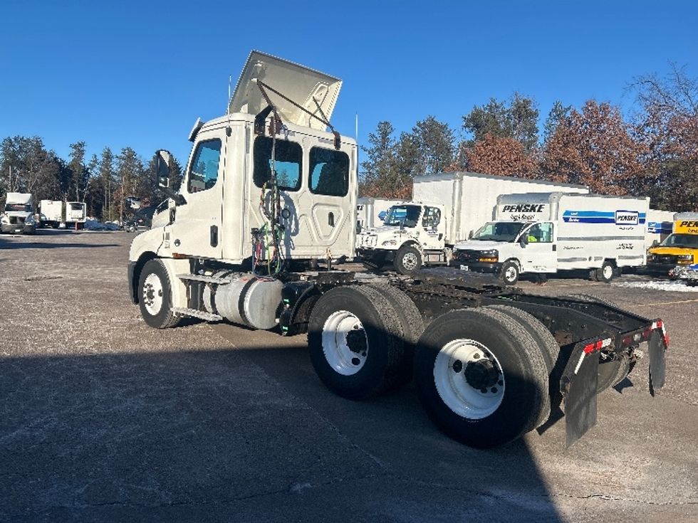 Day Cab Tractor-Heavy Duty Tractors-Freightliner-2019-T12664ST-Brooklyn Park-MN-613,355\n\t\tmiles-$ 23,500 - Image 5