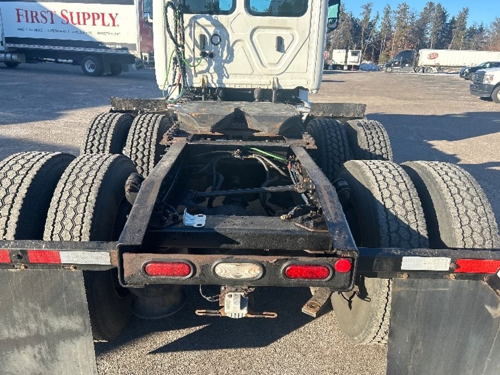 Day Cab Tractor-Heavy Duty Tractors-Freightliner-2019-T12664ST-Brooklyn Park-MN-613,355\n\t\tmiles-$ 23,500 - Image 6