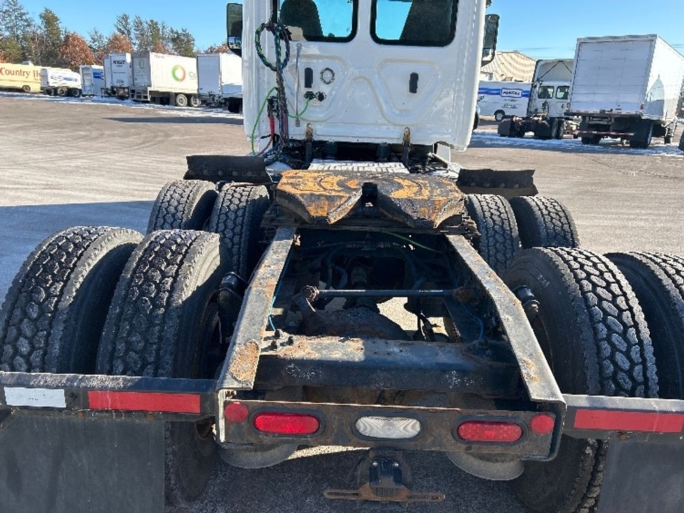 Day Cab Tractor-Heavy Duty Tractors-Freightliner-2019-T12664ST-Brooklyn Park-MN-614,856\n\t\tmiles-$ 23,500 - Image 6