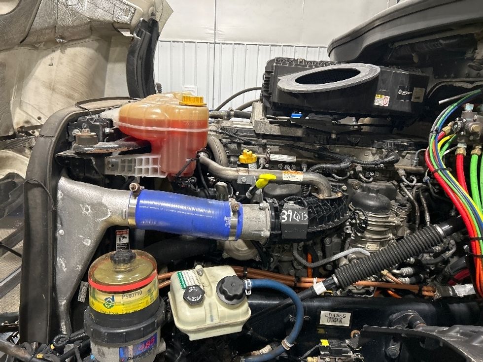 Day Cab Tractor-Heavy Duty Tractors-Freightliner-2019-T12664ST-Brooklyn Park-MN-622,507\n\t\tmiles-$ 22,500 - Image 16