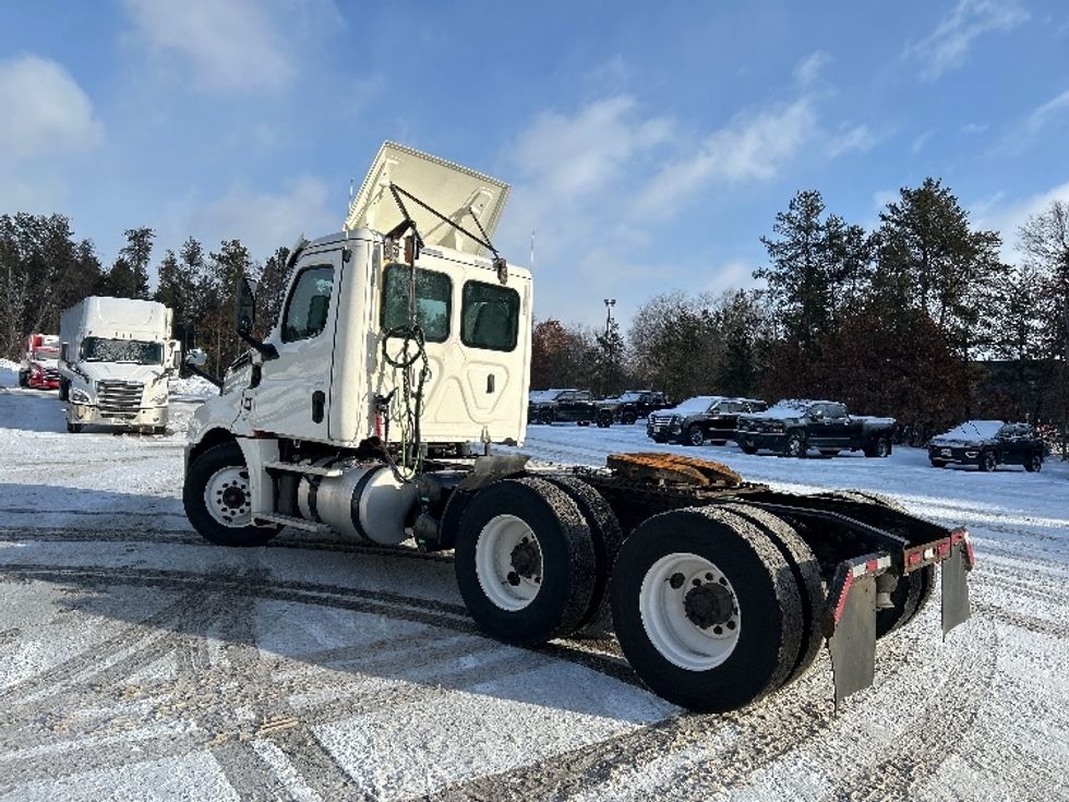 Day Cab Tractor-Heavy Duty Tractors-Freightliner-2019-T12664ST-Brooklyn Park-MN-622,507\n\t\tmiles-$ 22,500 - Image 5