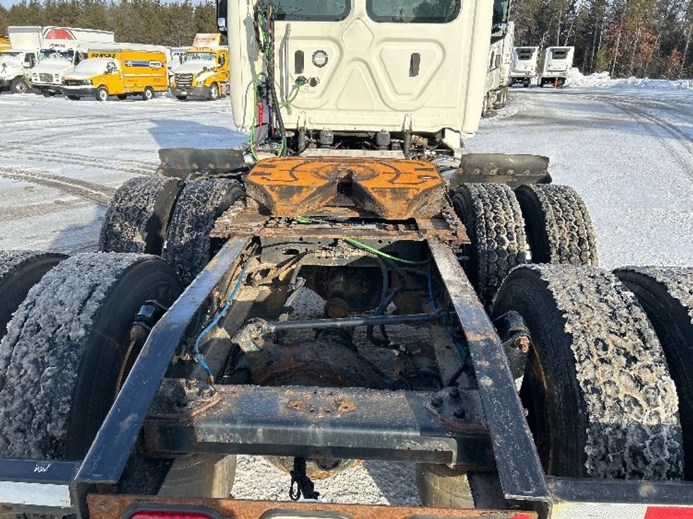 Day Cab Tractor-Heavy Duty Tractors-Freightliner-2019-T12664ST-Brooklyn Park-MN-622,507\n\t\tmiles-$ 22,500 - Image 6