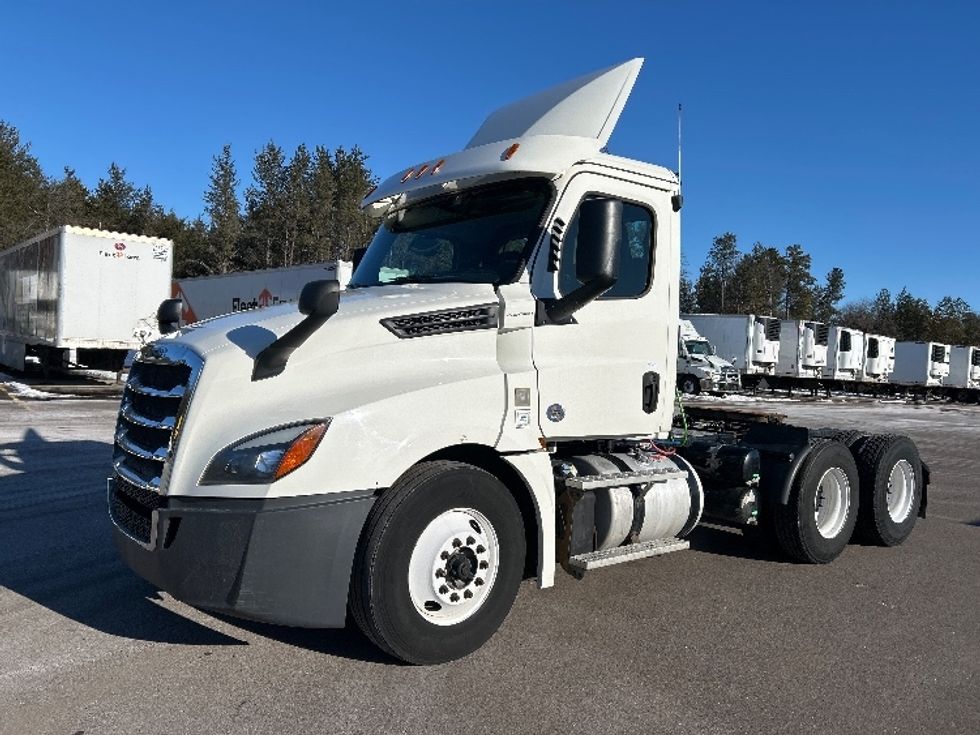Day Cab Tractor-Heavy Duty Tractors-Freightliner-2019-T12664ST-Brooklyn Park-MN-624,027\n\t\tmiles-$ 23,250 - Image 3
