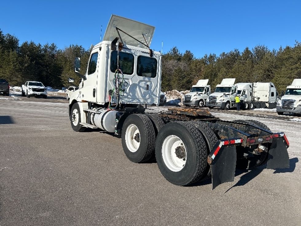 Day Cab Tractor-Heavy Duty Tractors-Freightliner-2019-T12664ST-Brooklyn Park-MN-624,027\n\t\tmiles-$ 23,250 - Image 5