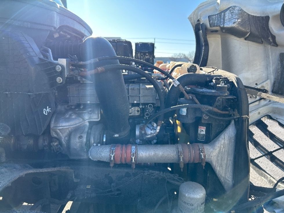 Day Cab Tractor-Heavy Duty Tractors-Freightliner-2019-T12664ST-Brooklyn Park-MN-630,271\n\t\tmiles-$ 23,250 - Image 15