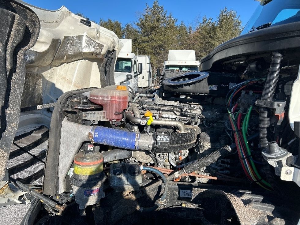 Day Cab Tractor-Heavy Duty Tractors-Freightliner-2019-T12664ST-Brooklyn Park-MN-630,271\n\t\tmiles-$ 23,250 - Image 16