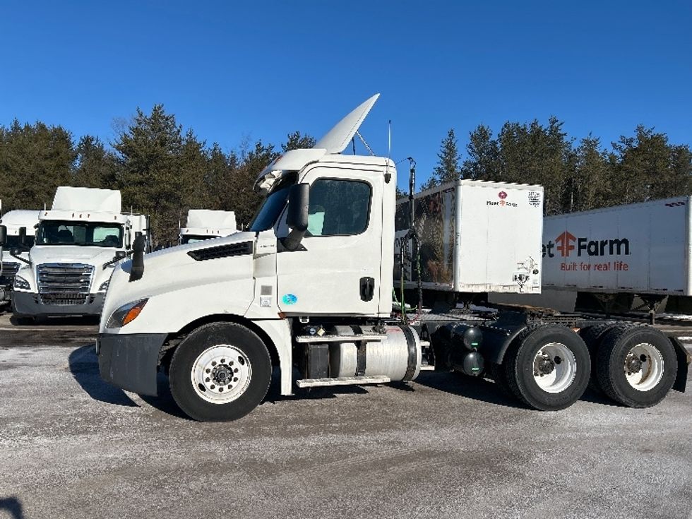 Day Cab Tractor-Heavy Duty Tractors-Freightliner-2019-T12664ST-Brooklyn Park-MN-630,271\n\t\tmiles-$ 23,250 - Image 4