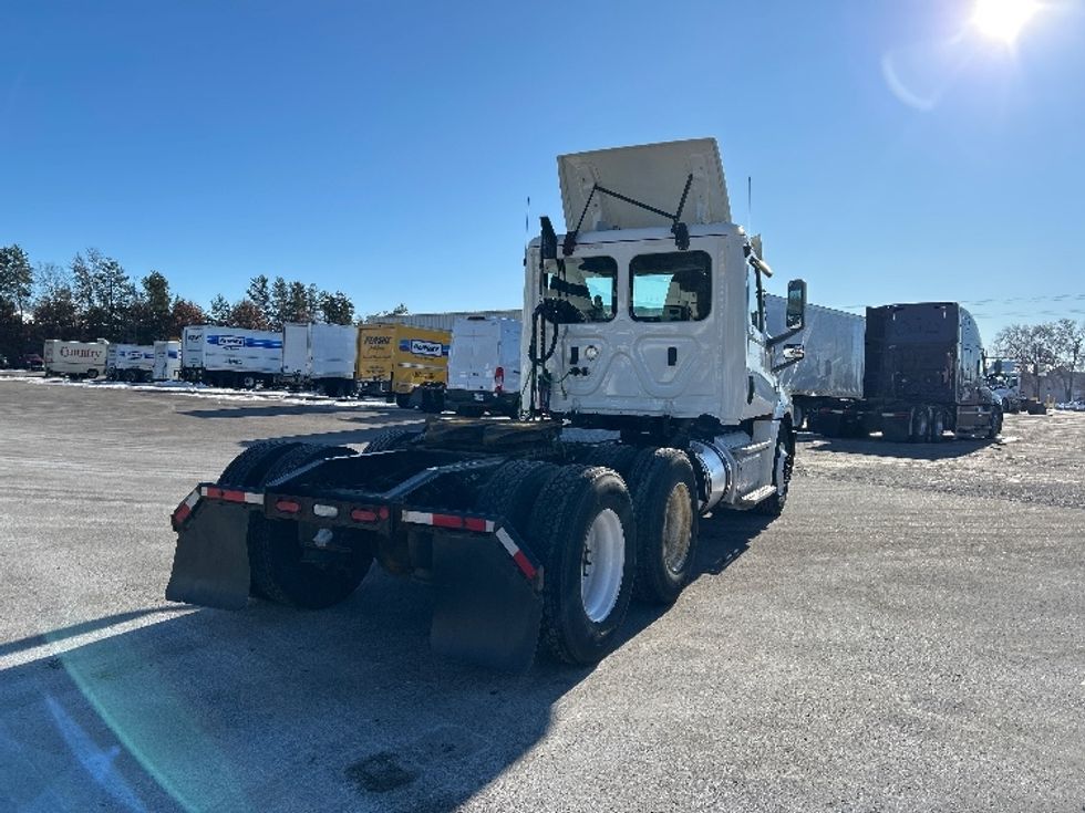 Day Cab Tractor-Heavy Duty Tractors-Freightliner-2019-T12664ST-Brooklyn Park-MN-634,595\n\t\tmiles-$ 23,250 - Image 7