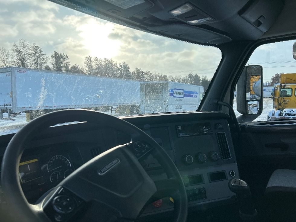 Day Cab Tractor-Heavy Duty Tractors-Freightliner-2019-T12664ST-Brooklyn Park-MN-634,824\n\t\tmiles-$ 23,250 - Image 10