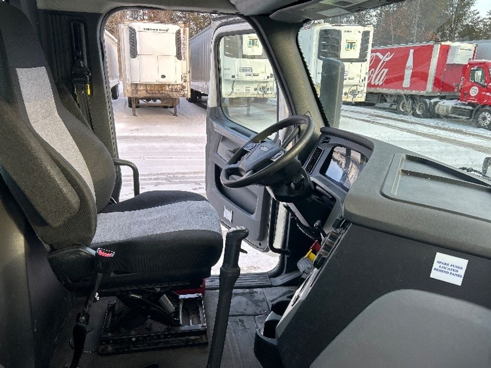 Day Cab Tractor-Heavy Duty Tractors-Freightliner-2019-T12664ST-Brooklyn Park-MN-634,824\n\t\tmiles-$ 23,250 - Image 14