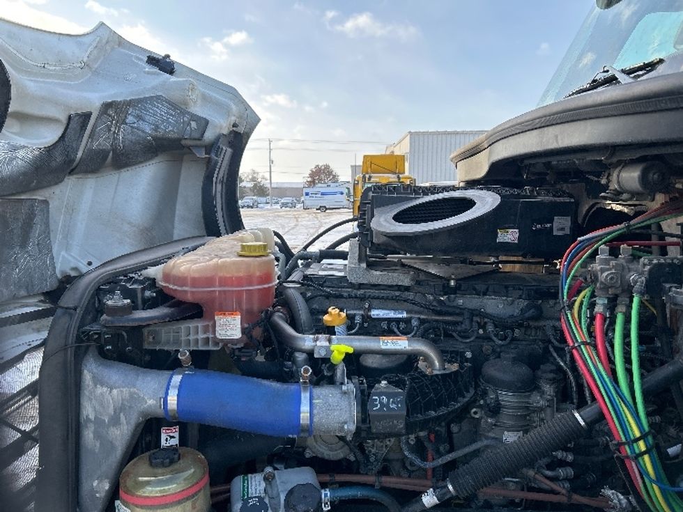 Day Cab Tractor-Heavy Duty Tractors-Freightliner-2019-T12664ST-Brooklyn Park-MN-634,824\n\t\tmiles-$ 23,250 - Image 16