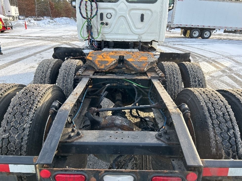 Day Cab Tractor-Heavy Duty Tractors-Freightliner-2019-T12664ST-Brooklyn Park-MN-634,824\n\t\tmiles-$ 23,250 - Image 6