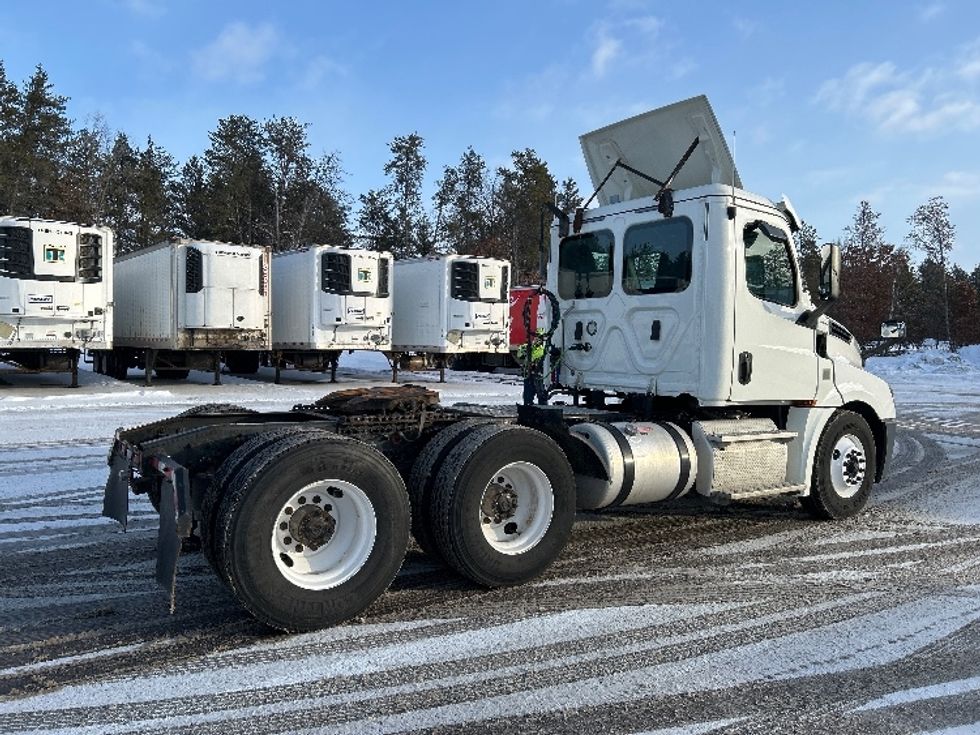 Day Cab Tractor-Heavy Duty Tractors-Freightliner-2019-T12664ST-Brooklyn Park-MN-634,824\n\t\tmiles-$ 23,250 - Image 7